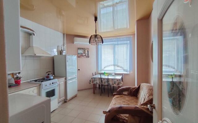 День и ночь на улице Краснознамённая