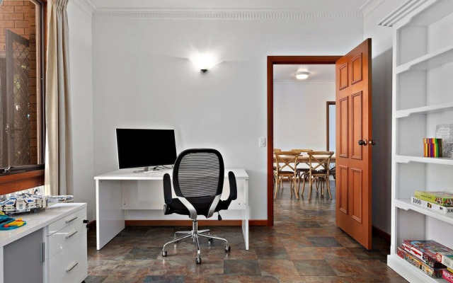 1 Gordon - Kenros Beach House