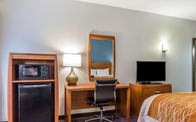 Comfort Inn Alton near I-255