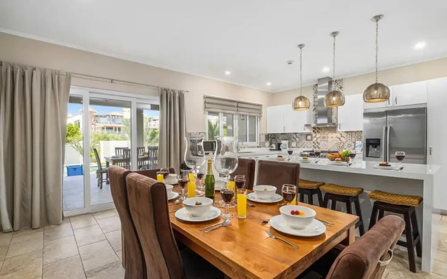 Amazing 4BR 3BA Villa Palm Beach w NEW Pool