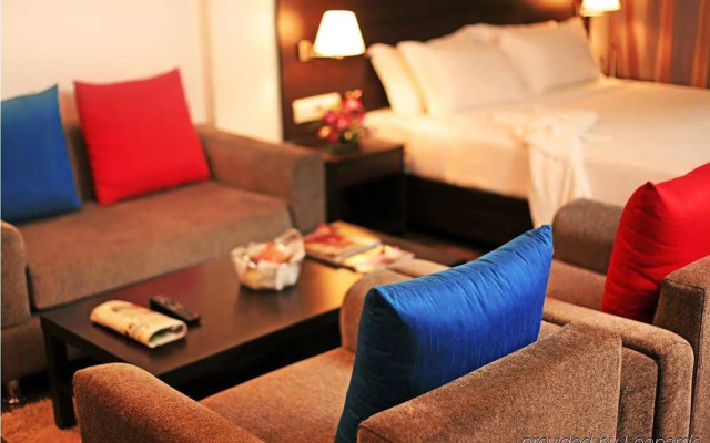 Le Royale Residency