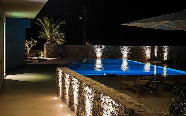 PHEIA, Vriniotis Resorts