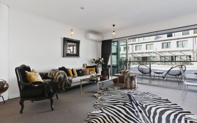 Glamorous Apartment in Viaduct Harbour
