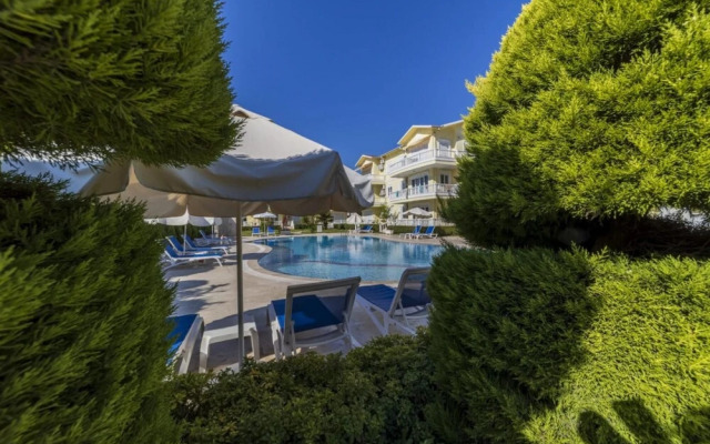 Vibrant Flat with Shared Pool in Belek