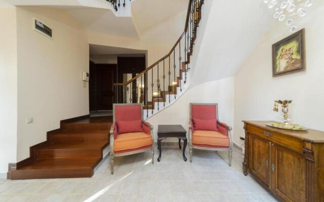 House Close to Beach With Shared Pool in Antalya