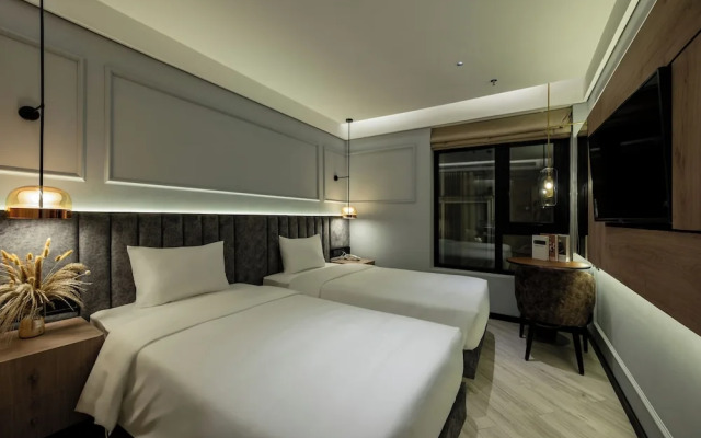 iRest Signature Ba Dinh Lakeside