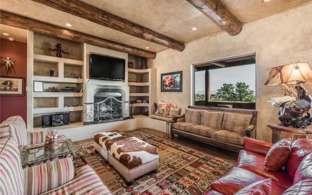 La Punta - Four Bedroom Cabin with Hot Tub