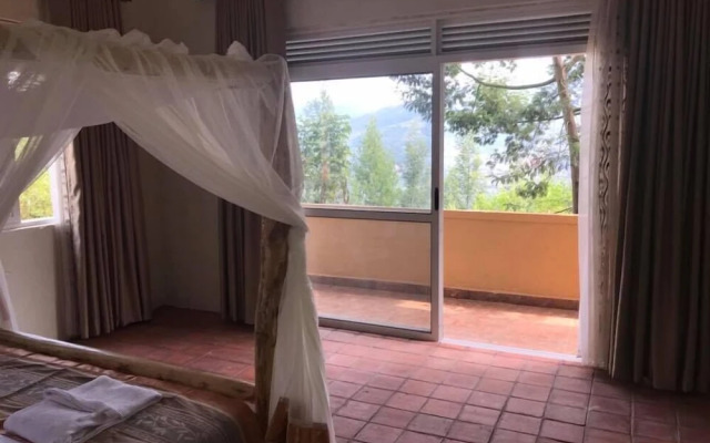 Summit Safari Lodge