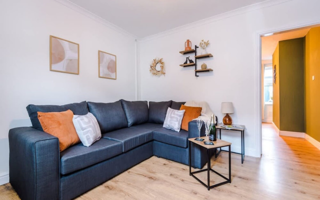 NEW Stylish Home City Centre Location Sleeps 6