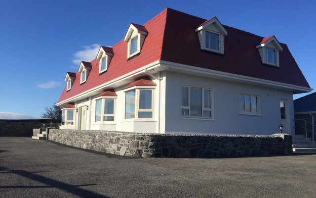 The Red Cottage & Stables