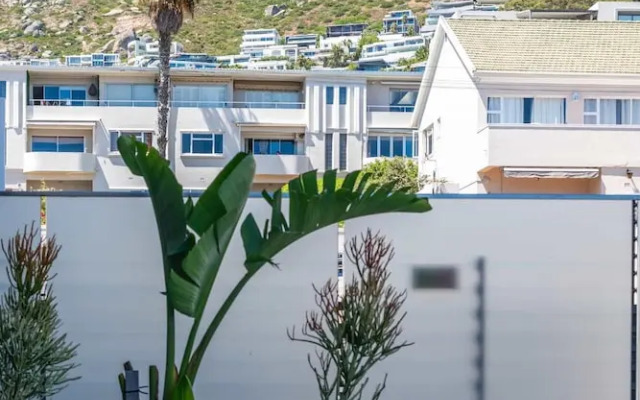 Modern Central Secure Cape Town 2bed Bantry Suite