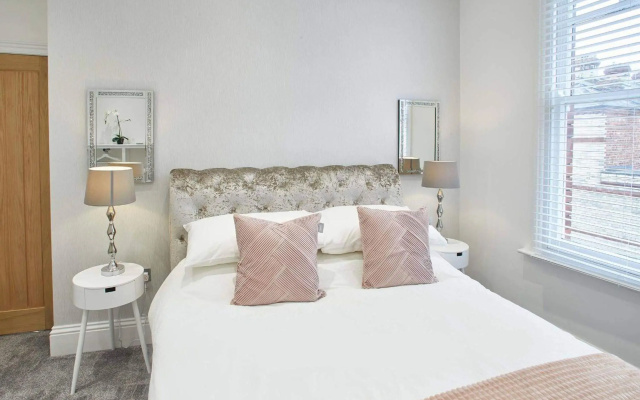 Host Stay Simba House