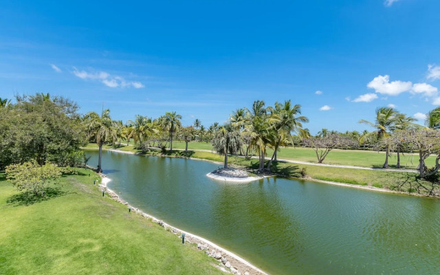 Lake View Villa