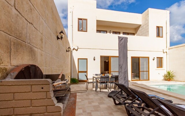 Nadurija, So Nice Gozitan Villa + Pool