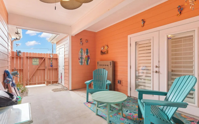 Mango Bungalow Sleeps 8 2 Community Pools