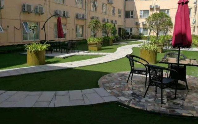 Yanqihu Holiday Hotel