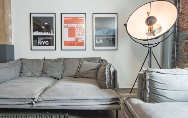1821 Industrial Loft in Old Port by Nuage