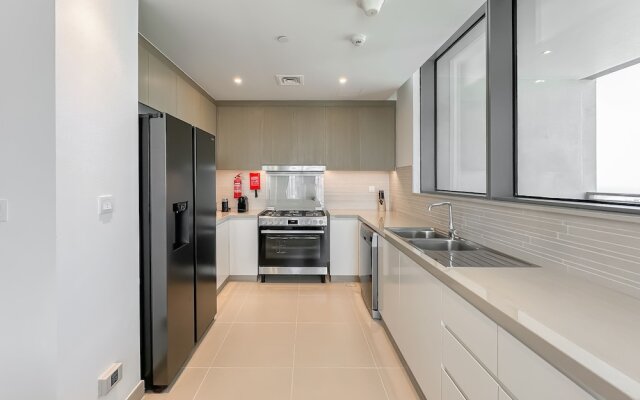 Breathtaking 3BR with Sea & Marina