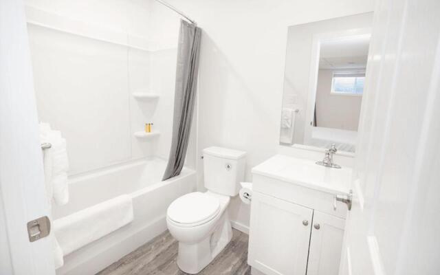 3BR Condo With Free Parking and In-suite Laundry