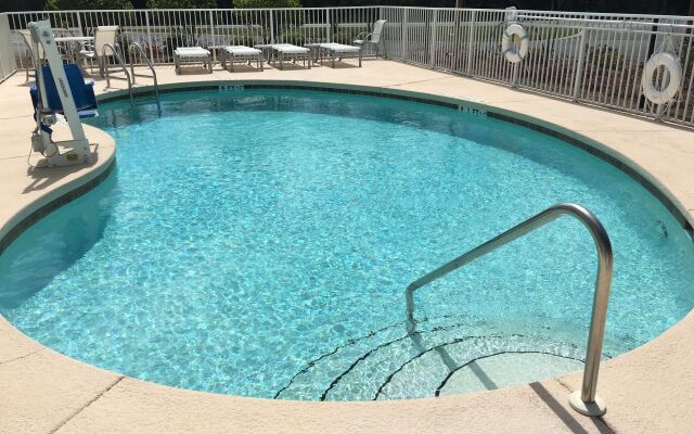 Holiday Inn Express Defuniak Springs by IHG