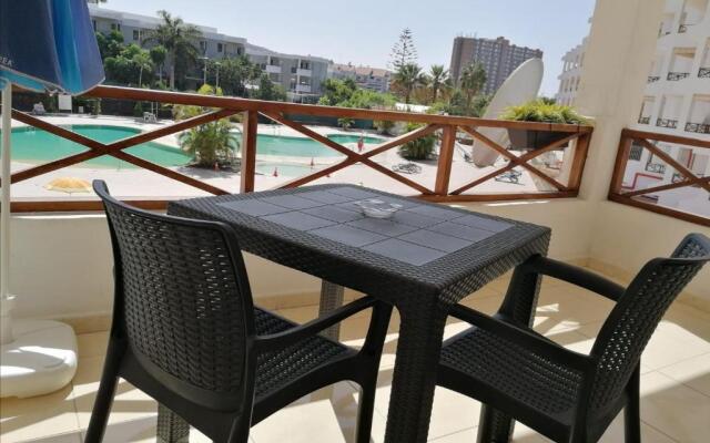 Large studio apartment with lovely terrace and wifi