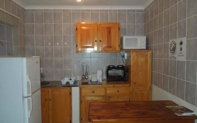 Lilac Lodge-Purple House