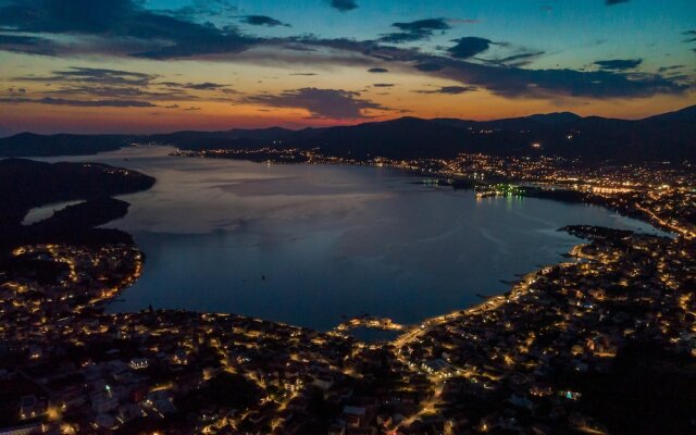 Seaview Apartment Mihaela