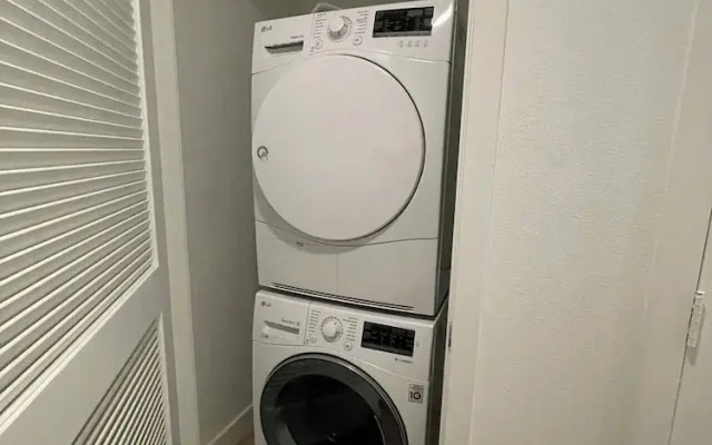 Stylish Westwood Apartment