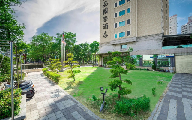 Royal Chiayi Hotel