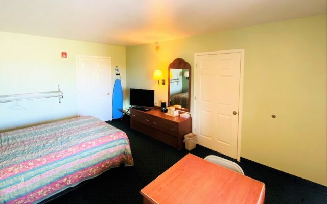 Pine Point Inn & Suites