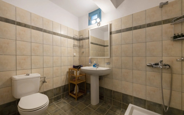 Beachside 2 bedroom Cottage