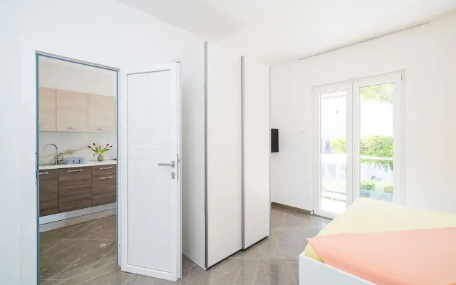 Apartments & Rooms Barisic