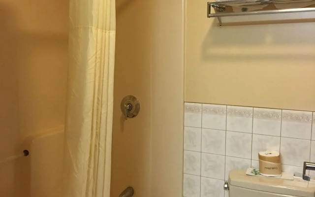 Cabot Inn & Suites