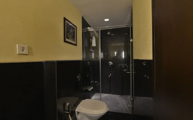 Hotel The Golden Oak Central by Citrus Prime
