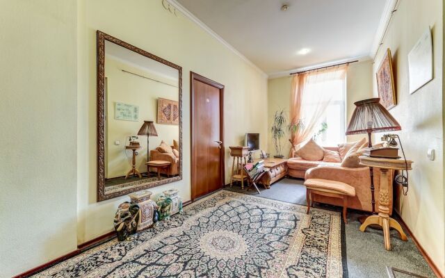 Guest Rooms on Nevsky Prospekt 47