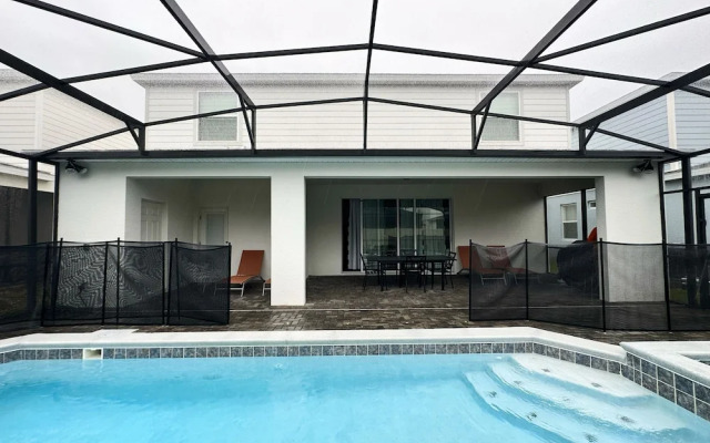 2127lc- Windsor Island 10 Bedroom Home by RedAwning