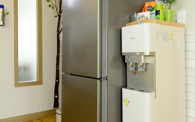 Ganderak Guesthouse - Hostel