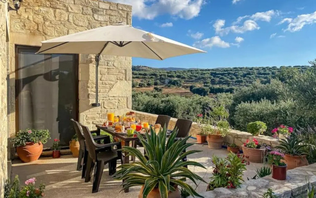 Olive Land - Γη Της Ελιας / Stone Villa.