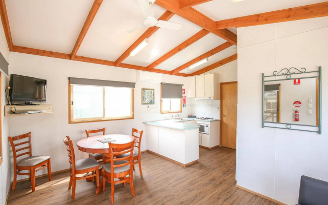 Aquarius All Suite Apartments