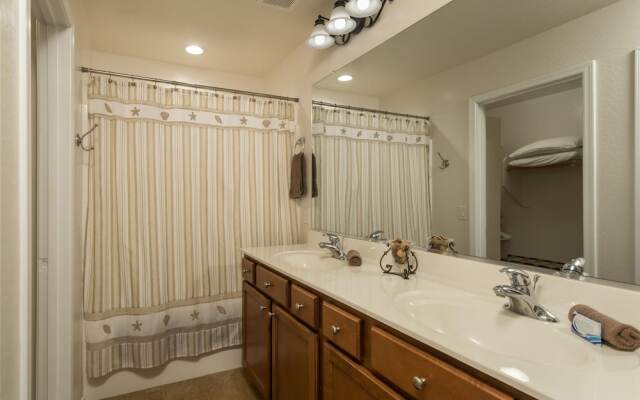 Blue's Retreat 3 Bedroom by Casago