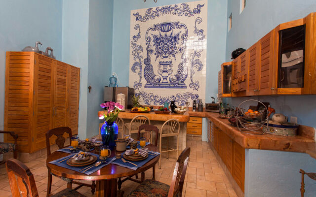 Garlands del Rio Riverside Boutique Hotel