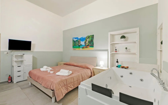 Dimora Savoia With Jacuzzi Bari