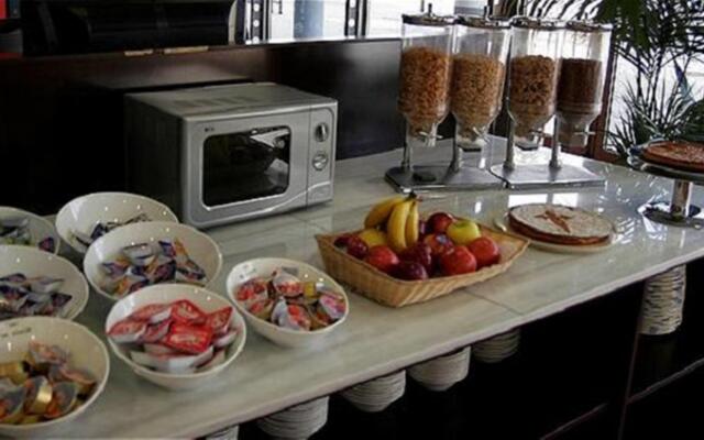 Holiday Inn Express Barcelona - Molins de Rei by IHG