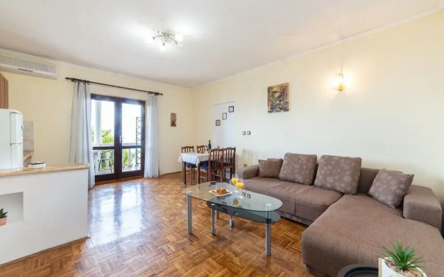 More - 60m From the sea - A1 Citron