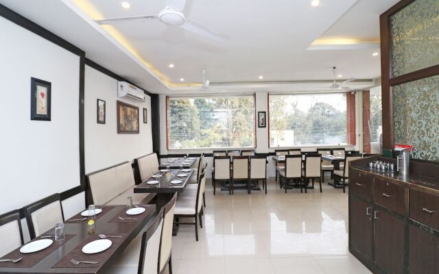 OYO 27921 Hotel Shalimar