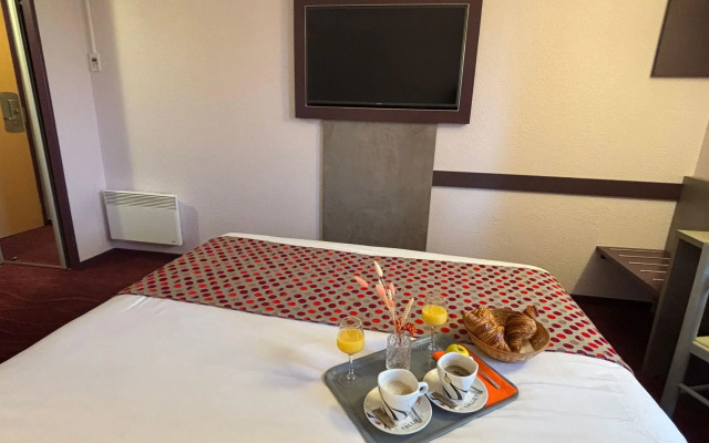 Brit Hotel Les Evens