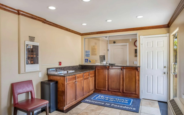 Rodeway Inn & Suites Pasadena