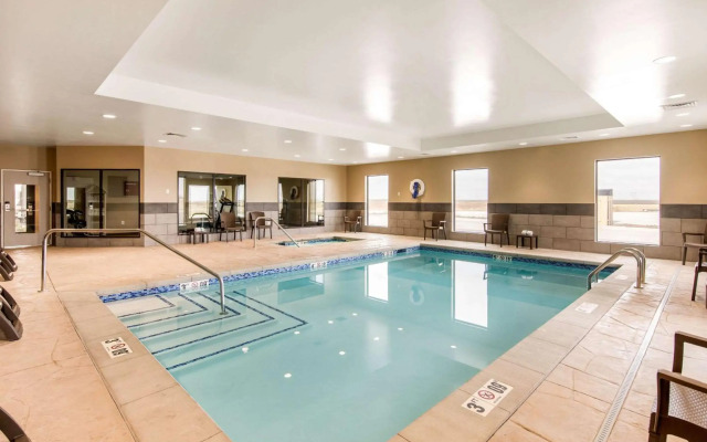 Comfort Suites