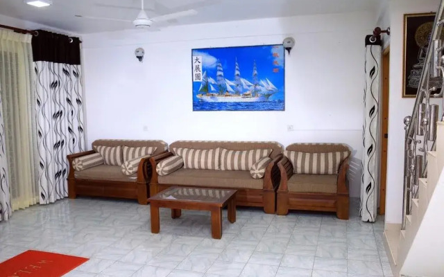 Gandhi Guest House & White Palace