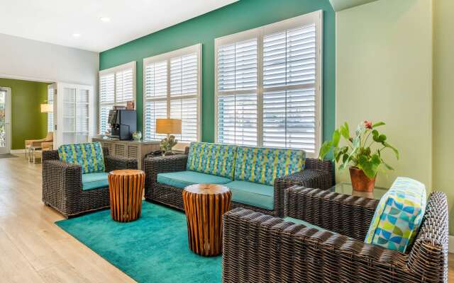 Best Western Plus Capitola By-the-sea Inn & Suites